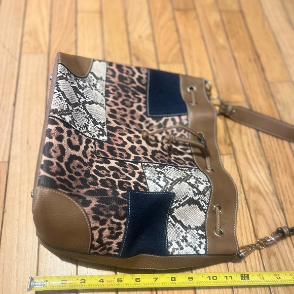 Patchwork Leather Bucket Bag - Picture 8 of 9